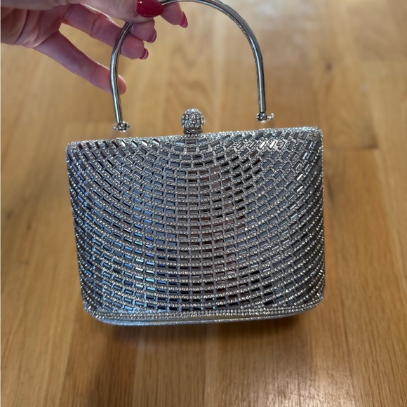 NWT d'morgeaux Silver Rhinestone Clutch Bag AZ7219 Metal Handle Shoulder Purse - Picture 2 of 12